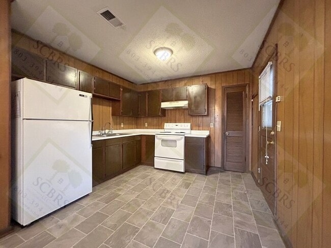 1007 Sunnyside Dr in Cayce, SC - Building Photo - Building Photo