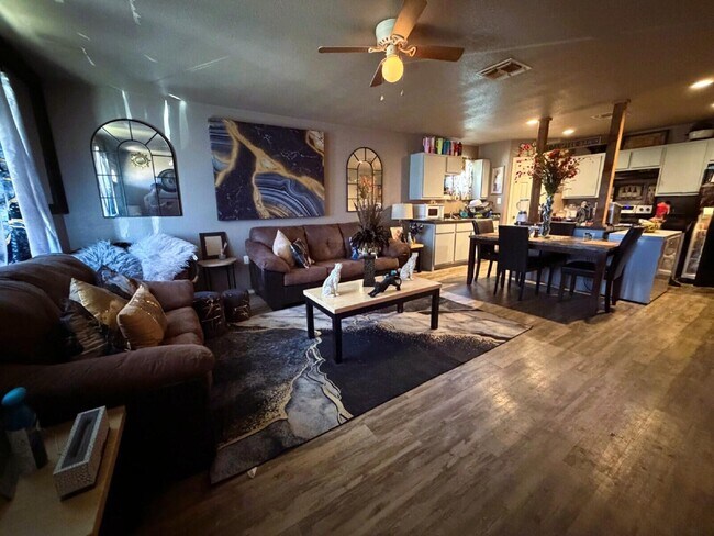 2205 Cedar Ave in Lubbock, TX - Building Photo - Building Photo