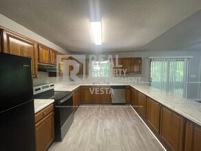 102 Riverchase Ct in Macon, GA - Building Photo - Building Photo