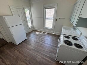147 Essex St in Bangor, ME - Foto de edificio - Building Photo