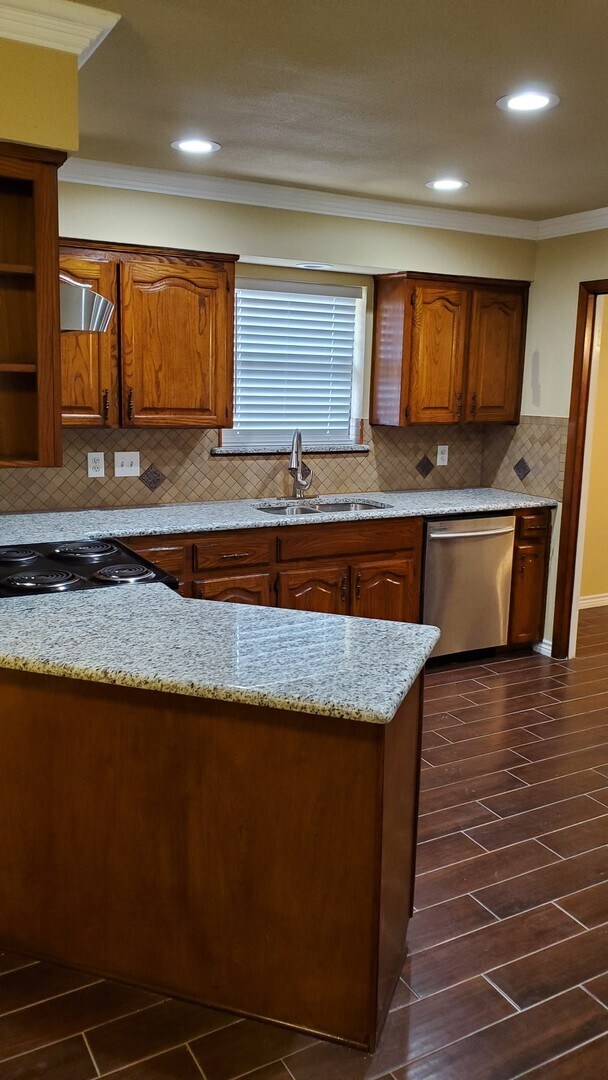 2813 Green Oaks Dr in Garland, TX - Building Photo - Building Photo