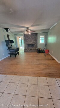 315-315 Broadleaf Ln photo'