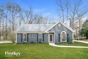 102 Carriage Dr in Alabaster, AL - Building Photo