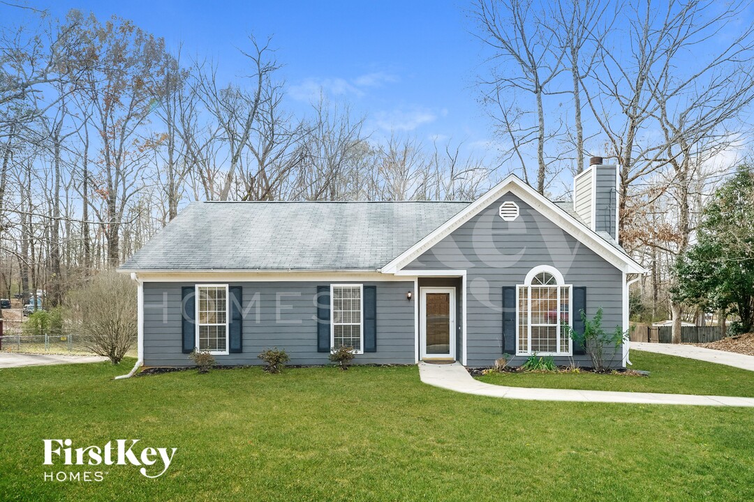 102 Carriage Dr in Alabaster, AL - Building Photo