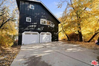 993 Cameron Dr in Big Bear Lake, CA - Building Photo - Building Photo