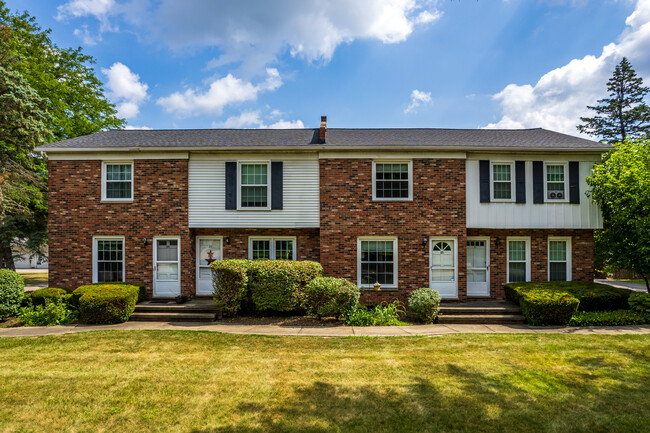 Hudson Yard in Hudson, OH - Foto de edificio - Building Photo