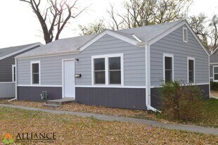 308 Pine St in Wamego, KS - Building Photo