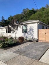 379 Irwin St in San Rafael, CA - Building Photo - Building Photo