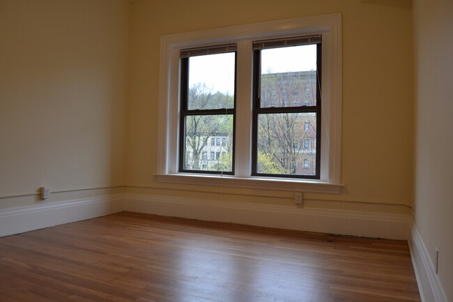 1459 Beacon St, Unit 40 in Brookline, MA - Building Photo - Building Photo