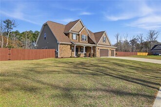 206 Leland Ln in Raeford, NC - Building Photo - Building Photo