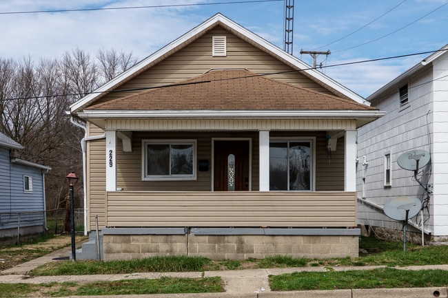 229 1st St in Piqua, OH - Building Photo - Building Photo
