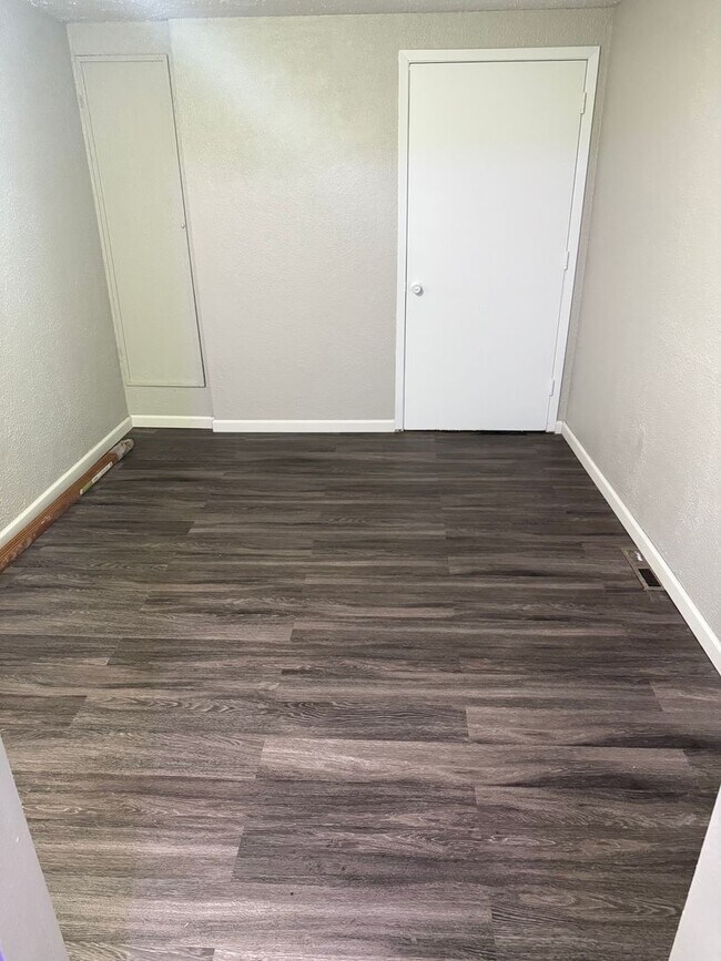 213 S 2nd St in Greene, IA - Building Photo - Building Photo