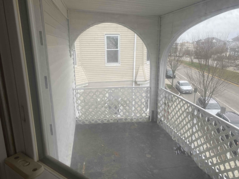 875 Plymouth Ave in Fall River, MA - Building Photo