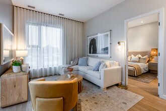 Camby - 140 & 150 Hollywood Court in Cambridge, ON - Building Photo - Interior Photo