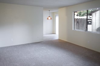 Topanga Ridge in Fresno, CA - Building Photo - Building Photo