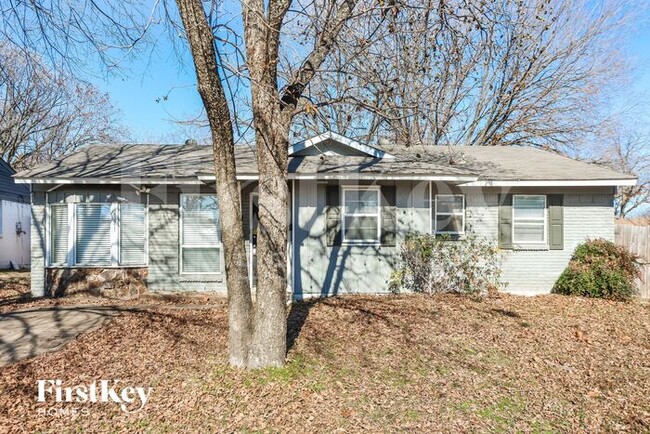property at 2921 Ridgeway Dr
