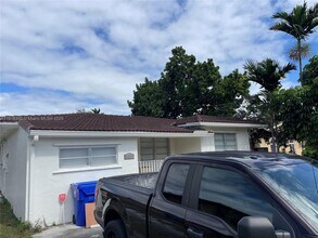 5261 NW 1st St in Miami, FL - Building Photo - Building Photo