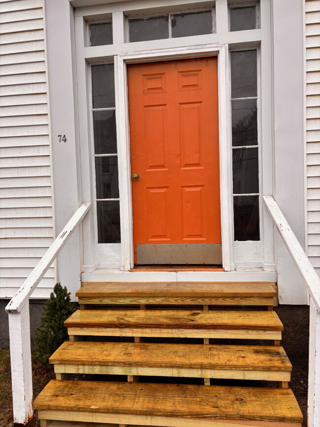74 Union St in Brunswick, ME - Foto de edificio - Building Photo