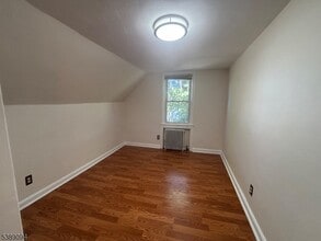233 Broughton Ave in Bloomfield, NJ - Building Photo - Building Photo