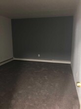 Renovated Apartment Available in Spotswood, NJ - Building Photo - Building Photo