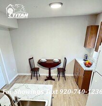 1704 W Mason St in Green Bay, WI - Building Photo - Building Photo