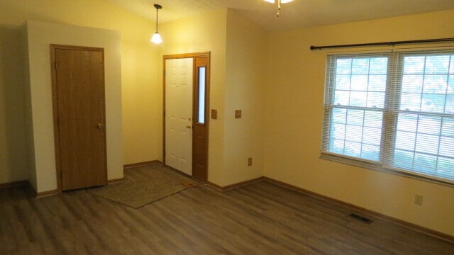 1106 Rendezvous Ln in Columbus, OH - Foto de edificio - Building Photo