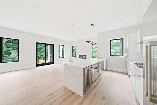 94 Thurston Rd in Newton, MA - Building Photo - Building Photo