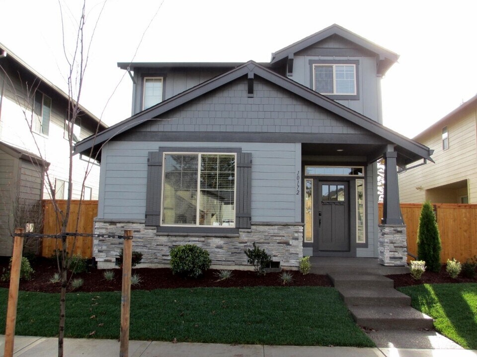 10172 SW Barber St in Wilsonville, OR - Building Photo