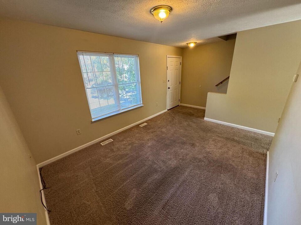 536 Allston Cir in Winchester, VA - Building Photo