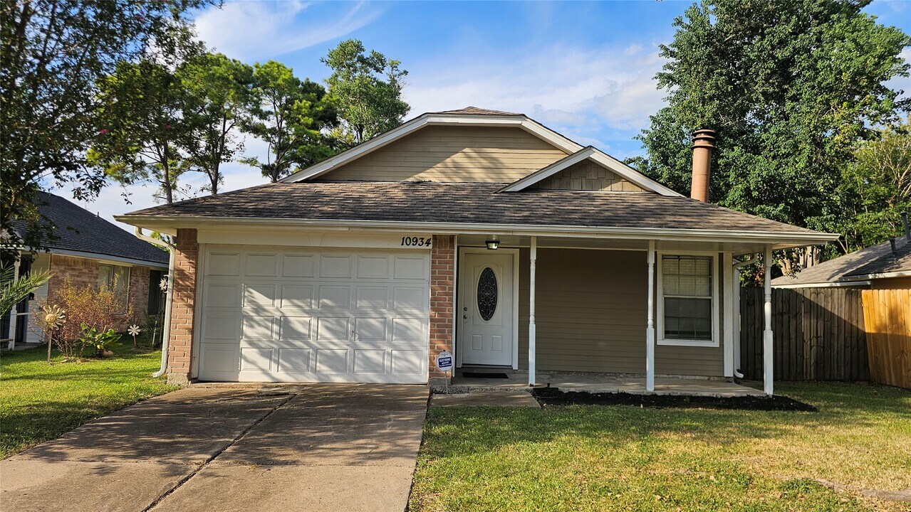10934 Spanish Grant Dr in Sugar Land, TX - Foto de edificio