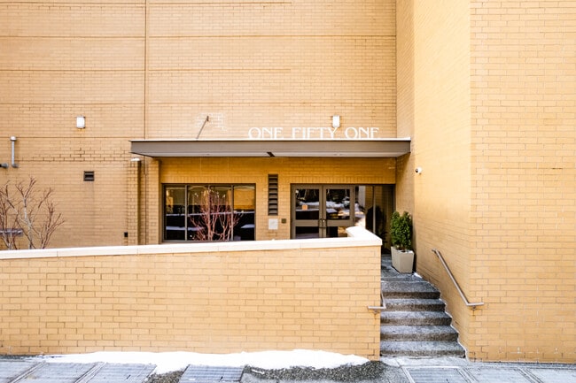 151 Fort Pitt Blvd