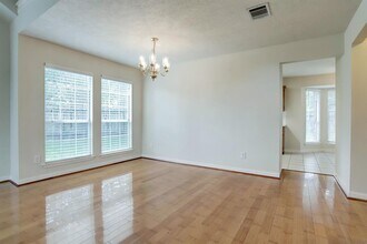 2426 Linwood Dr in Missouri City, TX - Foto de edificio - Building Photo