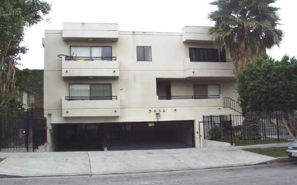 5832 Gregory Ave in Los Angeles, CA - Foto de edificio - Building Photo