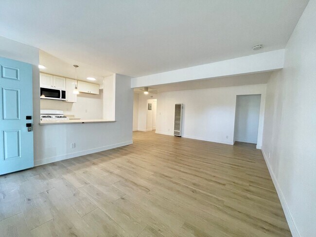 241 Chester Way-Unit -241 Chester Way 02 in Oxnard, CA - Building Photo - Building Photo