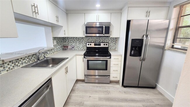 10875 SW 112th Ave in Miami, FL - Building Photo - Building Photo