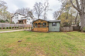 1660 White Oak Way in Decatur, GA - Building Photo - Building Photo