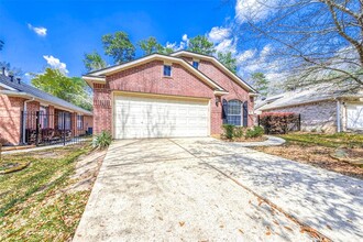 134 E Foxbriar Forest Cir in Spring, TX - Foto de edificio - Building Photo
