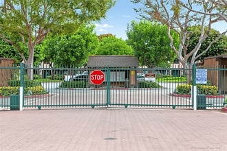 3661 S Bear St in Santa Ana, CA - Building Photo - Building Photo