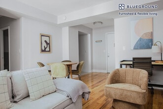 301 E 47th St in New York, NY - Building Photo - Building Photo