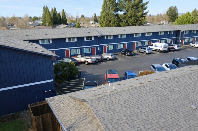 Rhoda Anne Townhomes in McMinnville, OR - Building Photo - Building Photo