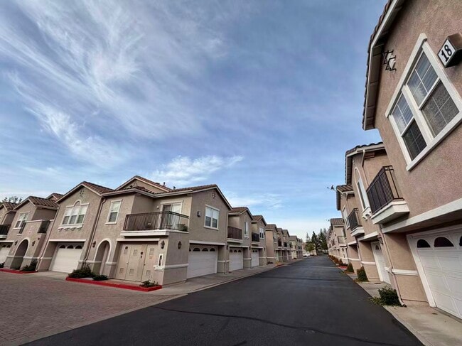 11450 Church St, Unit 103 in Rancho Cucamonga, CA - Foto de edificio - Building Photo