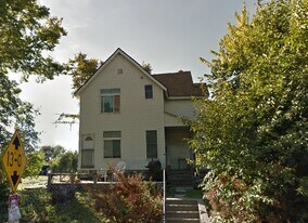825 15th Ave SE in Minneapolis, MN - Building Photo