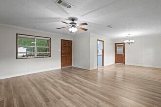8598 Cornell Dr in Lumberton, TX - Building Photo - Building Photo