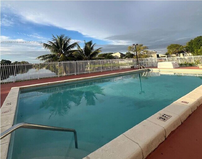property at 15420 SW 81st Cir Ln