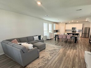 330 Delaware Mountains Ter in Dripping Springs, TX - Building Photo - Building Photo