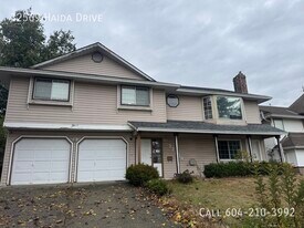 32569 Haida Dr in Abbotsford, BC - Building Photo