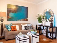 Living Rooms with spacious square footage - Chardonnay Ridge Apartamentos in Modesto, California
