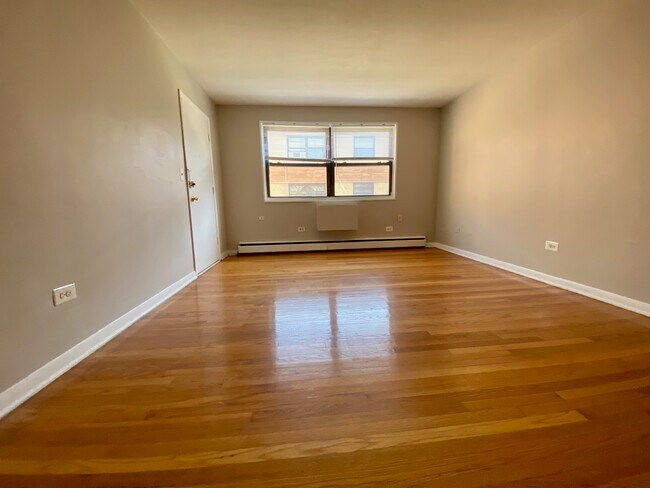 1658 W Pratt Blvd in Chicago, IL - Building Photo - Building Photo