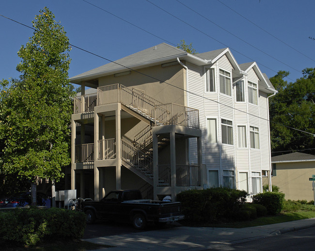 Stadium Central Apartments in Gainesville, FL - Building Photo - Building Photo