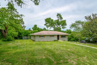 1375 Orbit Dr in Chattanooga, TN - Building Photo - Building Photo